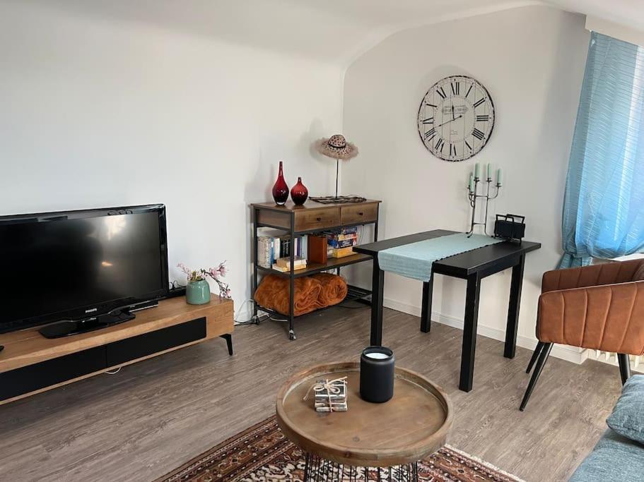 Gemuetliches Apartment Fuer Messe, Job & Kurzurlaub Im Gruenen, Naehe Duesseldorf Meerbusch Luaran gambar